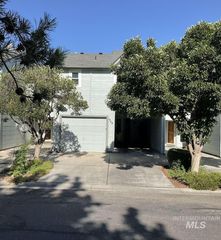 944 N Benjamin Ln, Boise, ID 83704