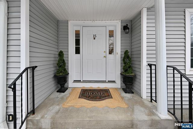 15 Drake Drive G2, Hillsdale, NJ 07642