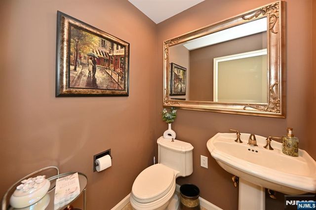 15 Drake Drive G2, Hillsdale, NJ 07642