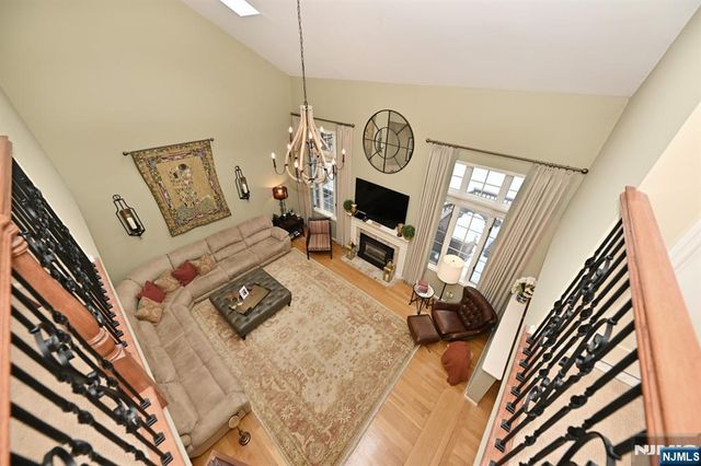 15 Drake Drive G2, Hillsdale, NJ 07642