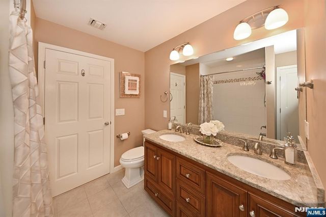 15 Drake Drive G2, Hillsdale, NJ 07642