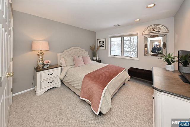 15 Drake Drive G2, Hillsdale, NJ 07642