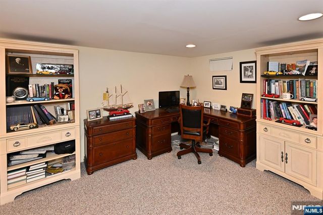 15 Drake Drive G2, Hillsdale, NJ 07642