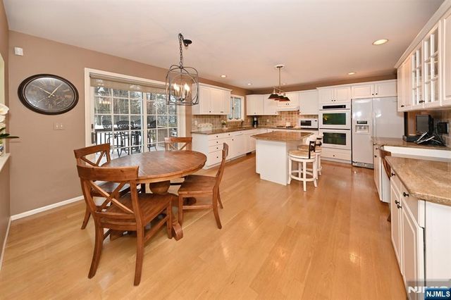 15 Drake Drive G2, Hillsdale, NJ 07642