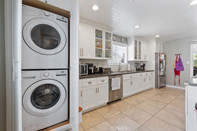 2513 Greentop, Lakewood, CA 90712