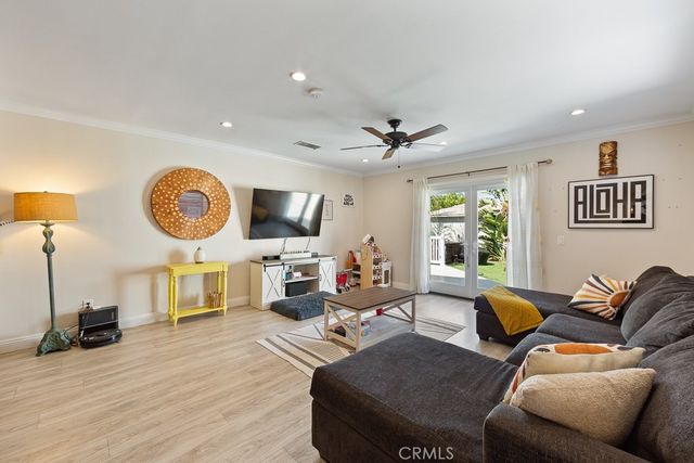 2513 Greentop, Lakewood, CA 90712
