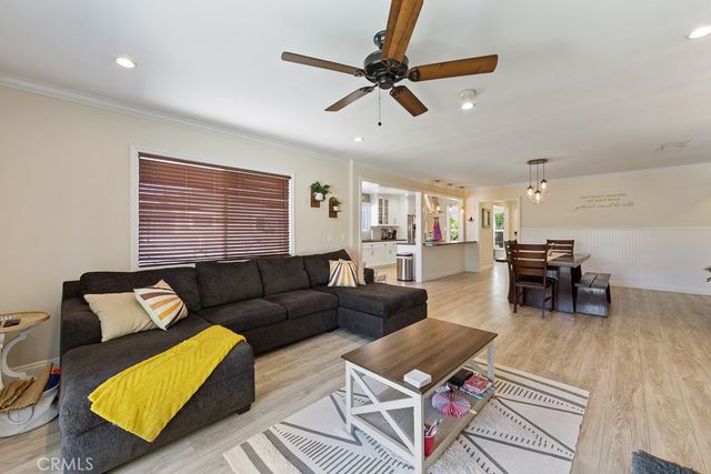 2513 Greentop, Lakewood, CA 90712
