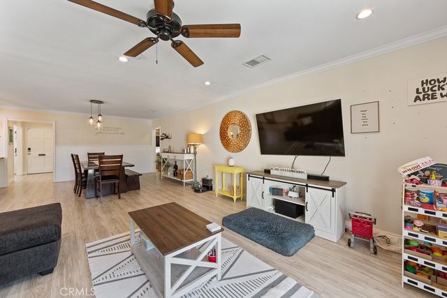 2513 Greentop, Lakewood, CA 90712