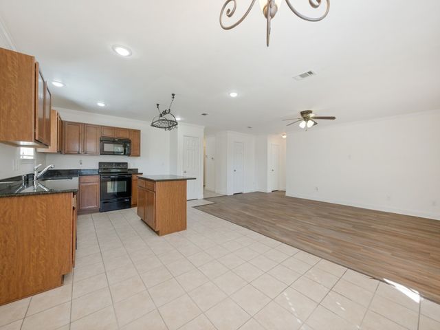 1281 Wysteria Lane, Burleson, TX 76028