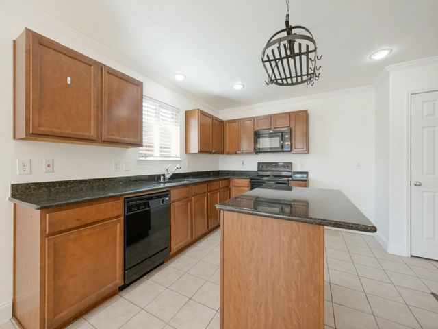 1281 Wysteria Lane, Burleson, TX 76028
