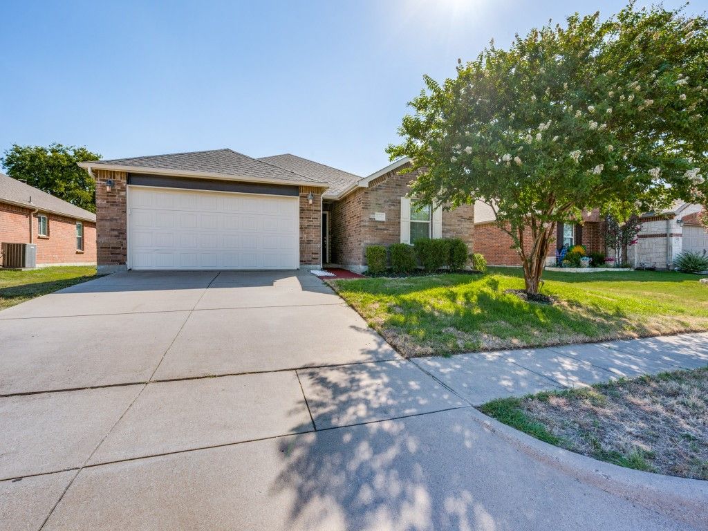 1281 Wysteria Lane, Burleson, TX 76028