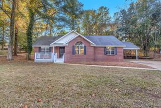 171 Pine Forest Drive, Deatsville, AL 36022