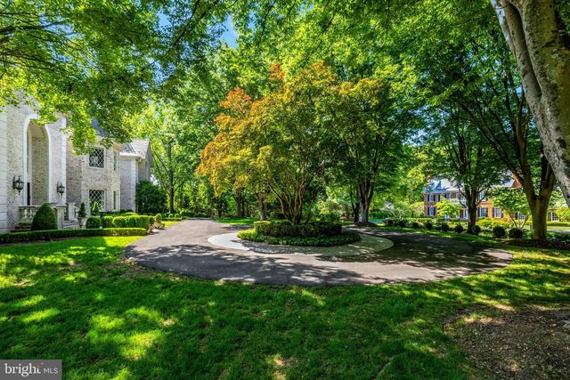 10010 HIGH HILL PL, Great Falls, VA 22066