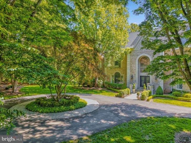 10010 HIGH HILL PL, Great Falls, VA 22066