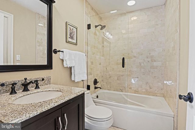 10010 HIGH HILL PL, Great Falls, VA 22066