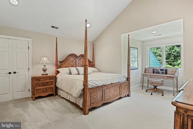 10010 HIGH HILL PL, Great Falls, VA 22066