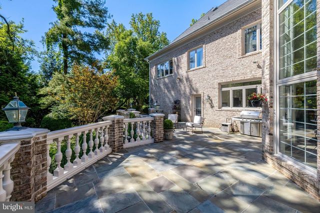 10010 HIGH HILL PL, Great Falls, VA 22066