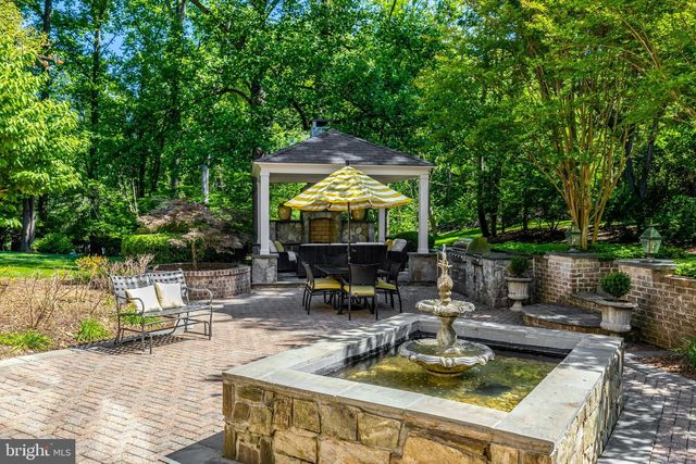 10010 HIGH HILL PL, Great Falls, VA 22066