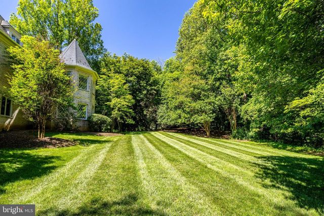 10010 HIGH HILL PL, Great Falls, VA 22066