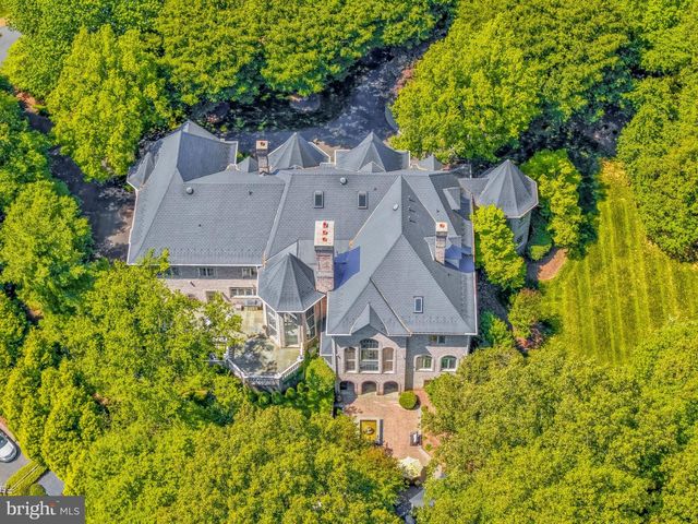 10010 HIGH HILL PL, Great Falls, VA 22066