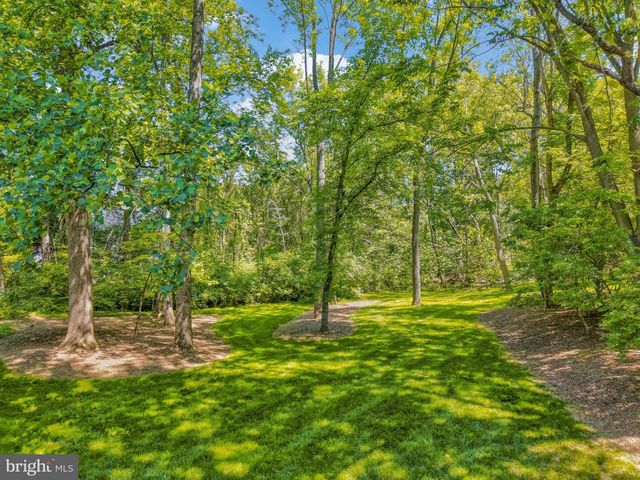10010 HIGH HILL PL, Great Falls, VA 22066