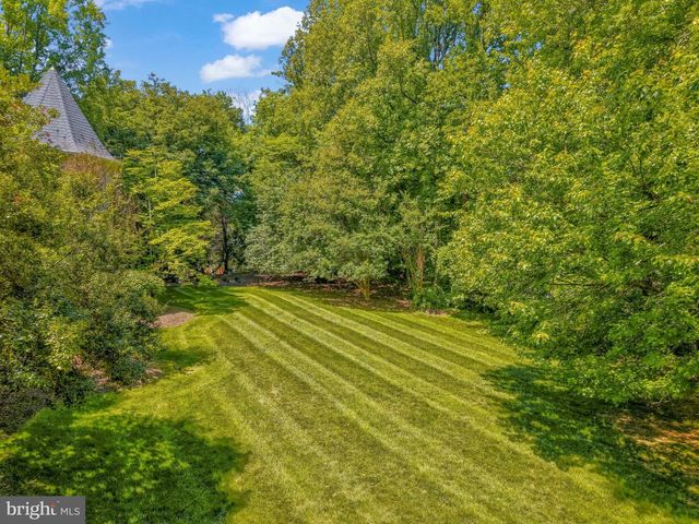 10010 HIGH HILL PL, Great Falls, VA 22066