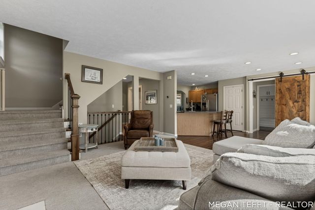 9107 Lady Lauren Drive NE, Rockford, MI 49341