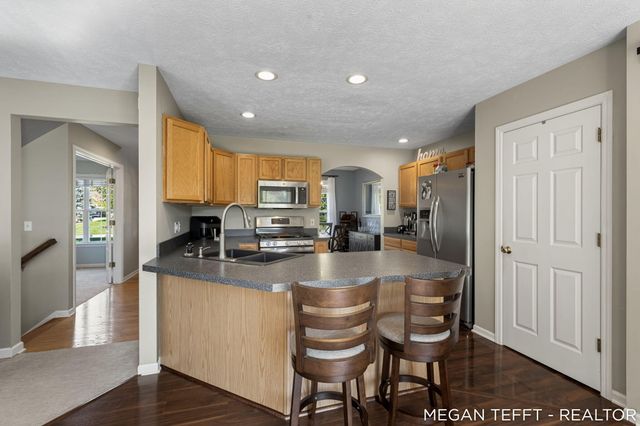 9107 Lady Lauren Drive NE, Rockford, MI 49341
