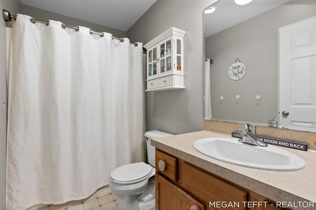 9107 Lady Lauren Drive NE, Rockford, MI 49341