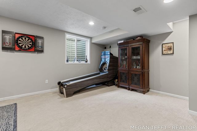 9107 Lady Lauren Drive NE, Rockford, MI 49341