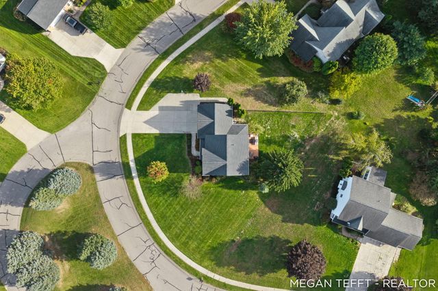 9107 Lady Lauren Drive NE, Rockford, MI 49341