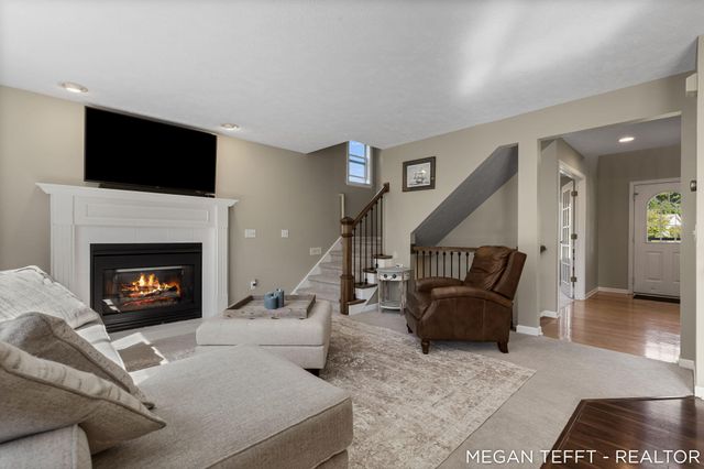 9107 Lady Lauren Drive NE, Rockford, MI 49341