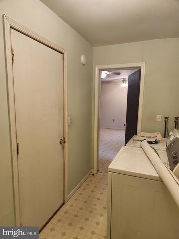 1040 HILMAR CIR, Columbia, PA 17512