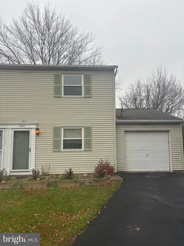 1040 HILMAR CIR, Columbia, PA 17512