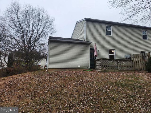 1040 HILMAR CIR, Columbia, PA 17512