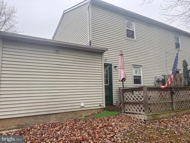 1040 HILMAR CIR, Columbia, PA 17512