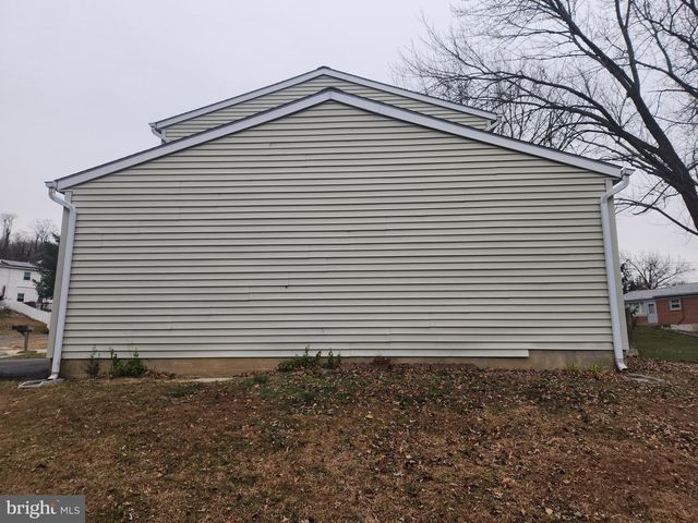 1040 HILMAR CIR, Columbia, PA 17512