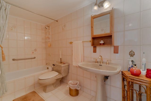 4200 N Ocean Drive 1-1806, Singer Island, FL 33404