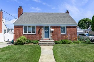 1316 Telegram Avenue, Elmont, NY 11003