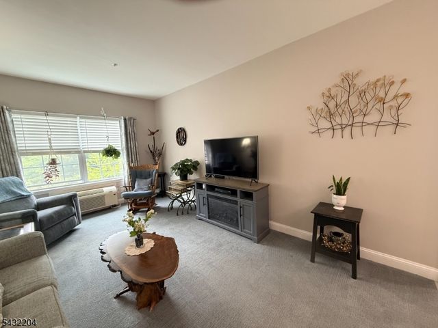 5319 Richmond Rd 319, West Milford Twp., NJ 07480