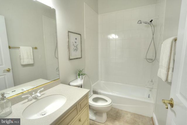4300 PINETREE RD, Rockville, MD 20853