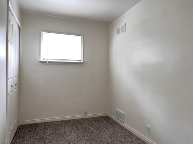 15512 Dixie, Redford, MI 48239