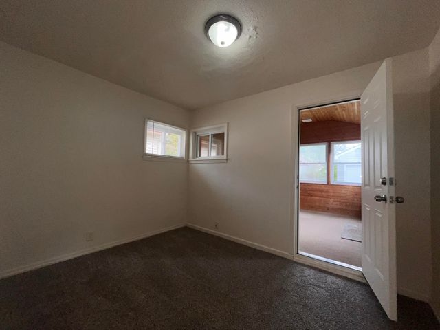 15512 Dixie, Redford, MI 48239