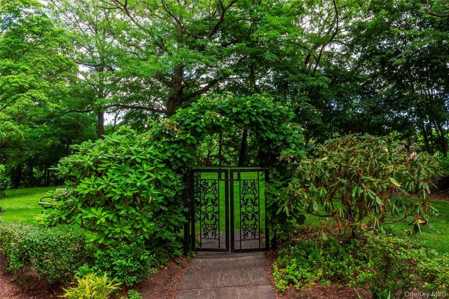 4525 Henry Hudson Parkway B1003, Bronx, NY 10471