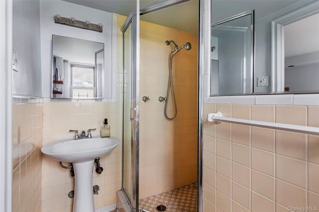 4525 Henry Hudson Parkway B1003, Bronx, NY 10471