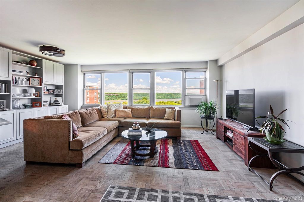 4525 Henry Hudson Parkway B1003, Bronx, NY 10471
