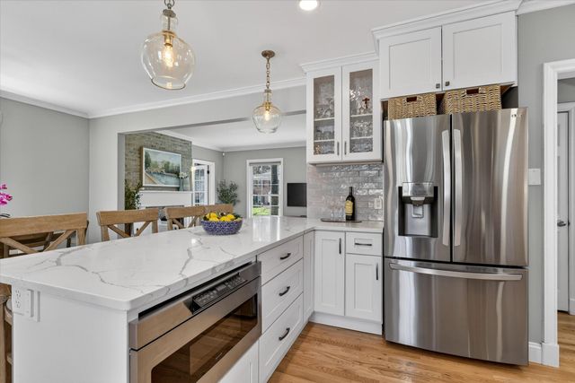 968 Gladstone Drive Se, East Grand Rapids, MI 49506