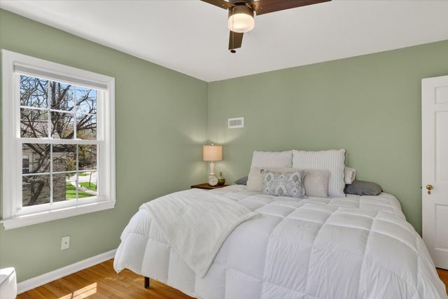968 Gladstone Drive Se, East Grand Rapids, MI 49506