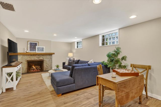 968 Gladstone Drive Se, East Grand Rapids, MI 49506