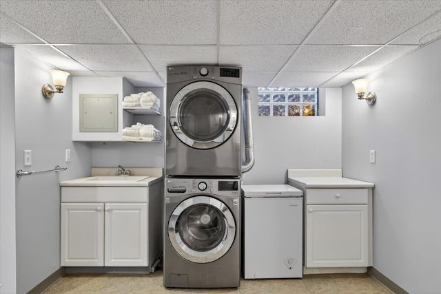 968 Gladstone Drive Se, East Grand Rapids, MI 49506